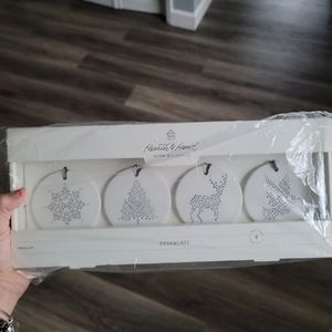 Hearth and hand with magnolia ornaments